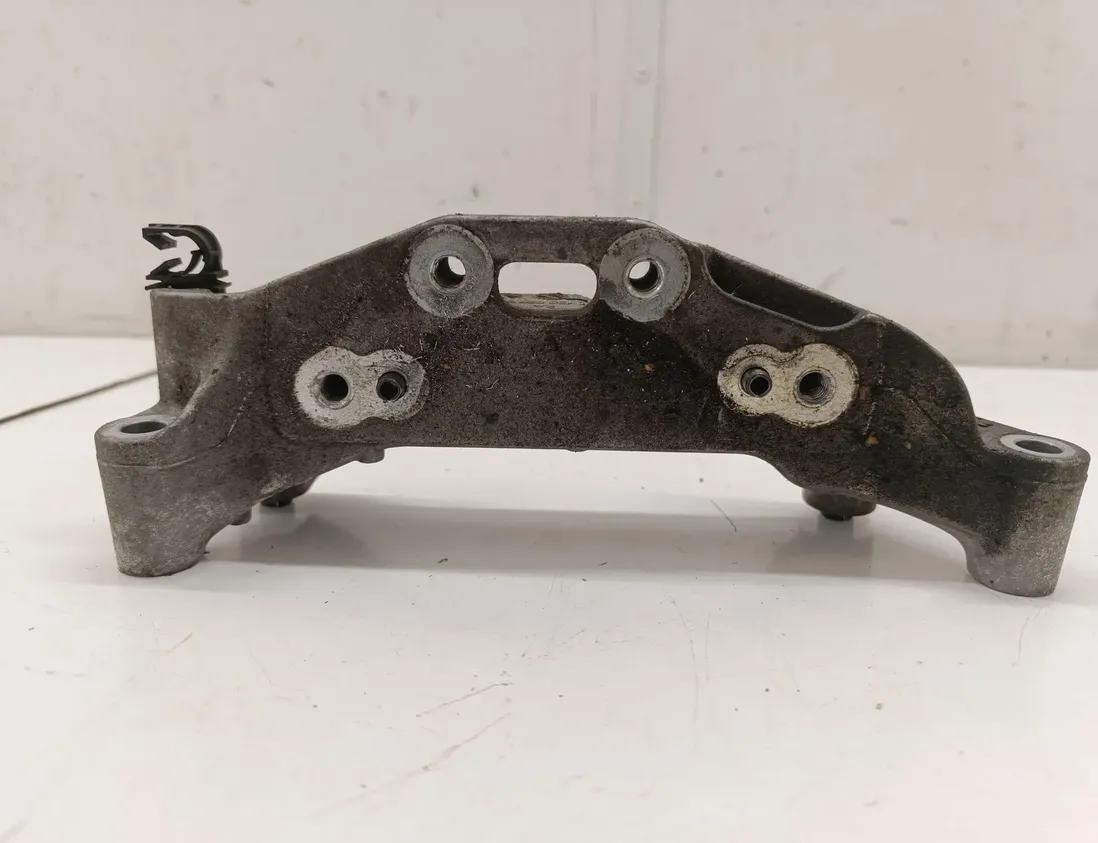 OPEL Corsa F (2019-2023) Engine Bracket Right Side 9813582980 28475402