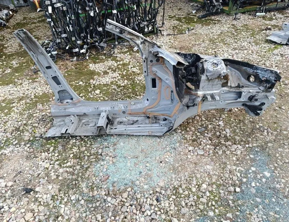 VOLVO XC60 2 generation (2017-2024) Front left quarter 30342250