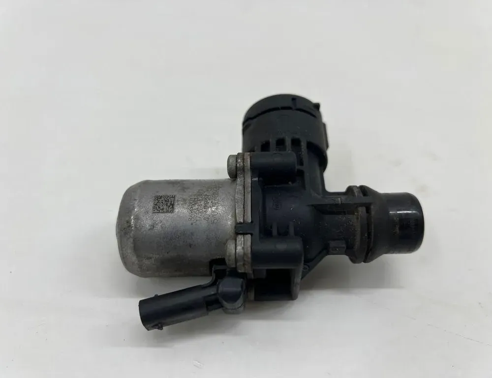 BMW 5 Series G30/G31 (2016-2023) Клапан радиатора отопления 8689694 33595576