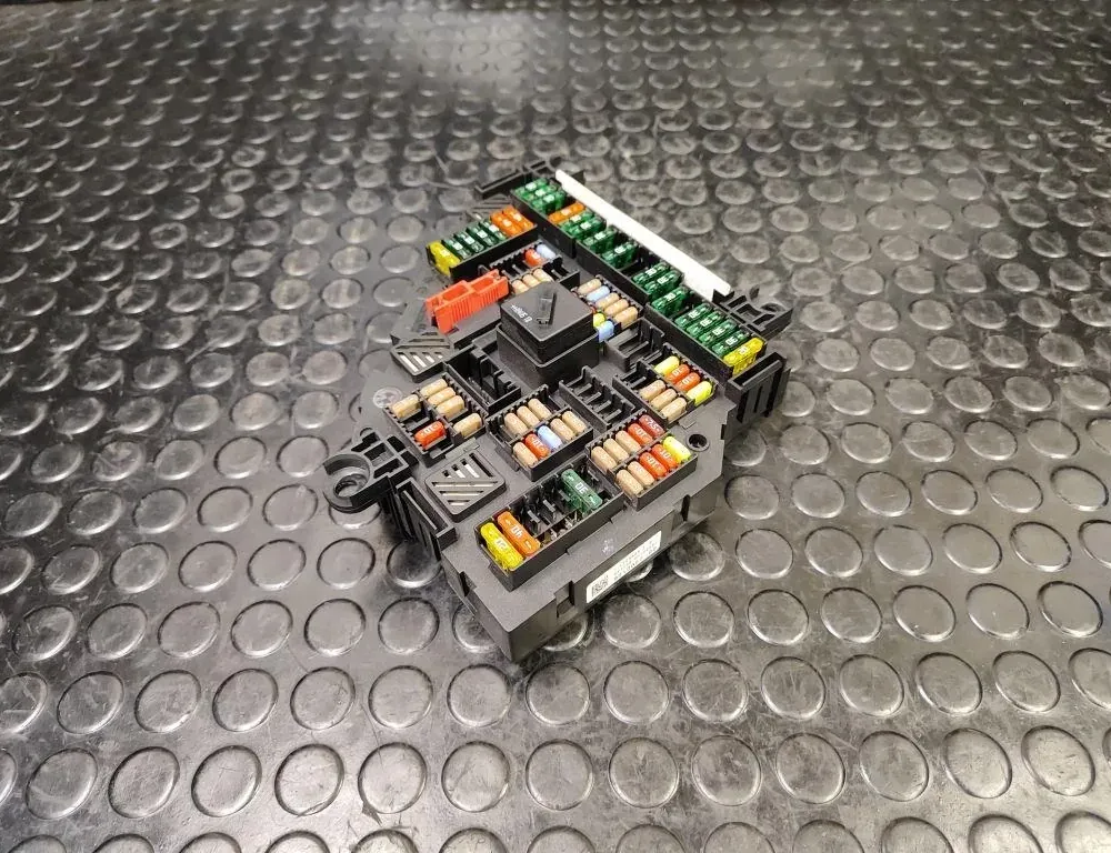 BMW 7 Series F01/F02 (2008-2015) Fuse box 9210857 33172618
