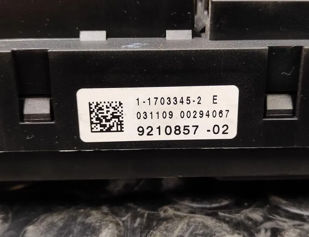 BMW 7 Series F01/F02 (2008-2015) Fuse box 9210857 33172618