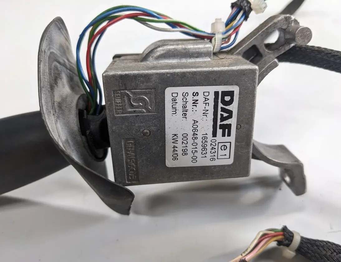 DAF XF 105 (2005-present) Retarder Engine Brake Switch 1659631,002198,Ip1172 33988418