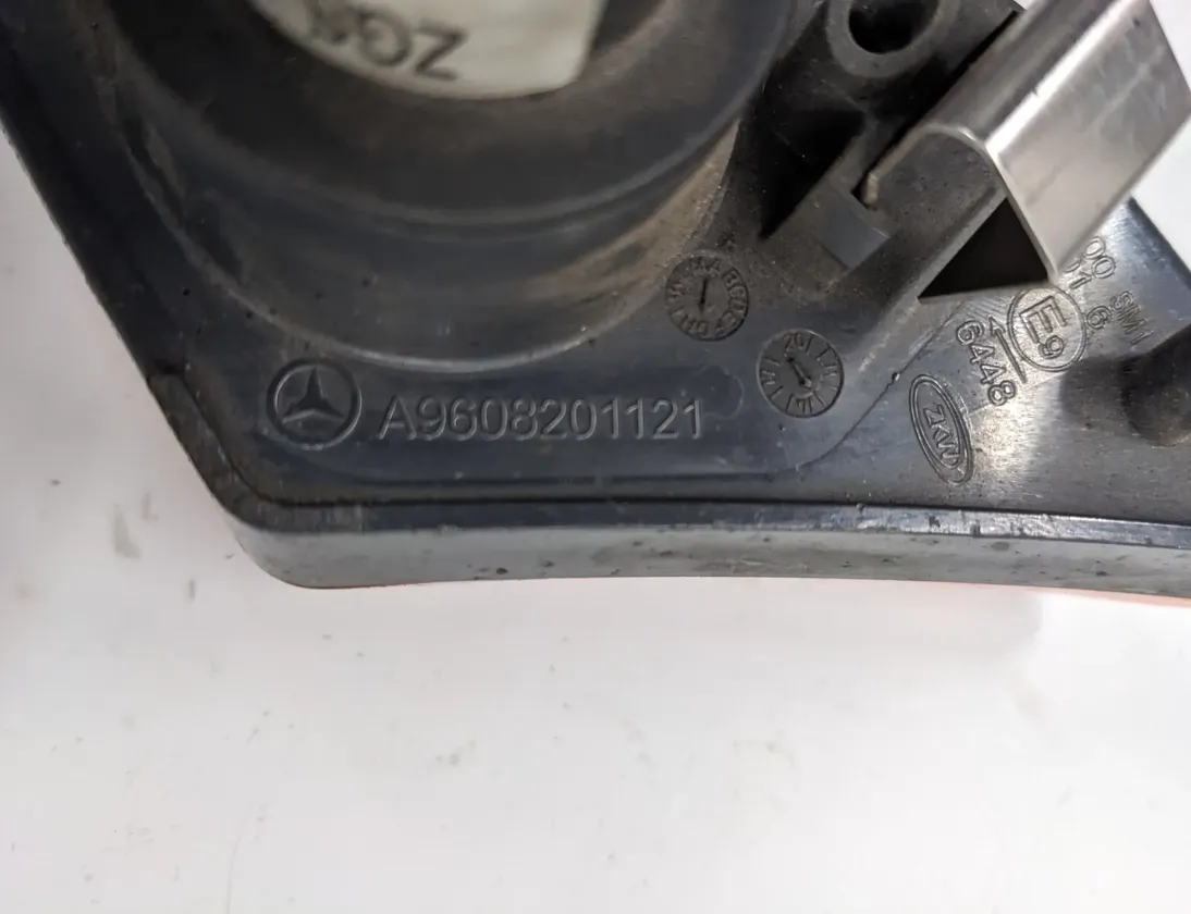MERCEDES-BENZ ACTROS MP4 (2011-present) Front Right Fender Turn Signal 9608201121,9608201721,9608200521,Ip1197 34212875
