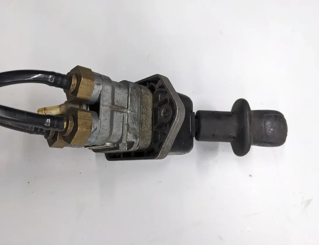 RENAULT TRUCKS Magnum (1990-present) Handbrake crane 7420813845,9617231390,Ip1191 34159085