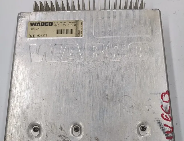 IVECO EuroTech MH (1998-present) Блок управления ЕЦУ EBS7 4461350160,021376,Ip1209 34235081