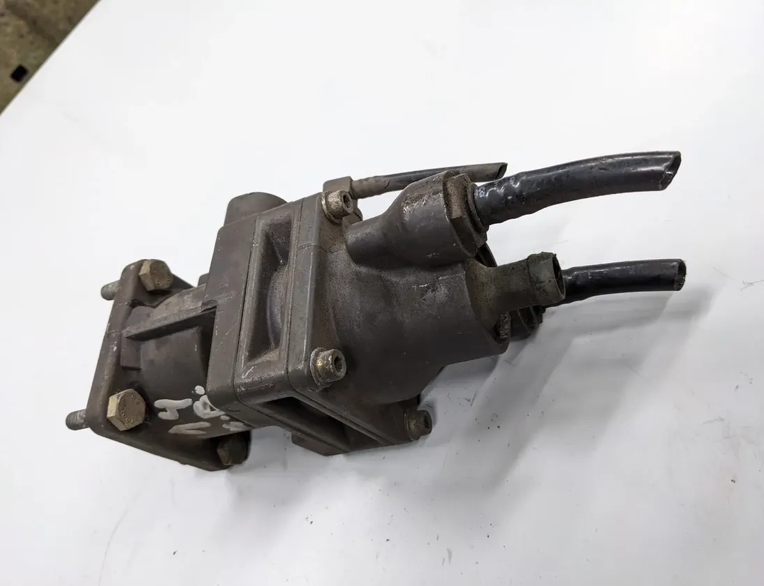 MERCEDES-BENZ LK/LN2 (1984-1998) Main brake valve 0481064205,0024317005,0024318105,0024318805,Ip1203 34218582