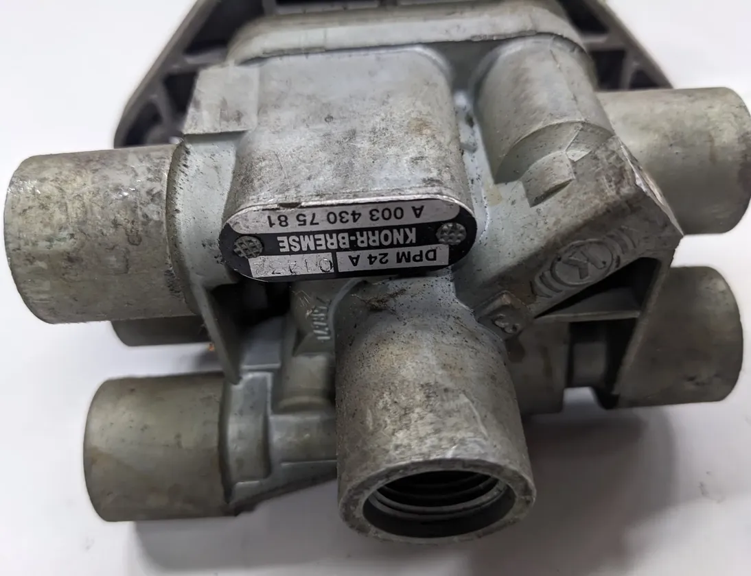 MERCEDES-BENZ LK/LN2 (1984-1998) Handbrake crane A0034307581,DPM24A,Ip1193 34161904