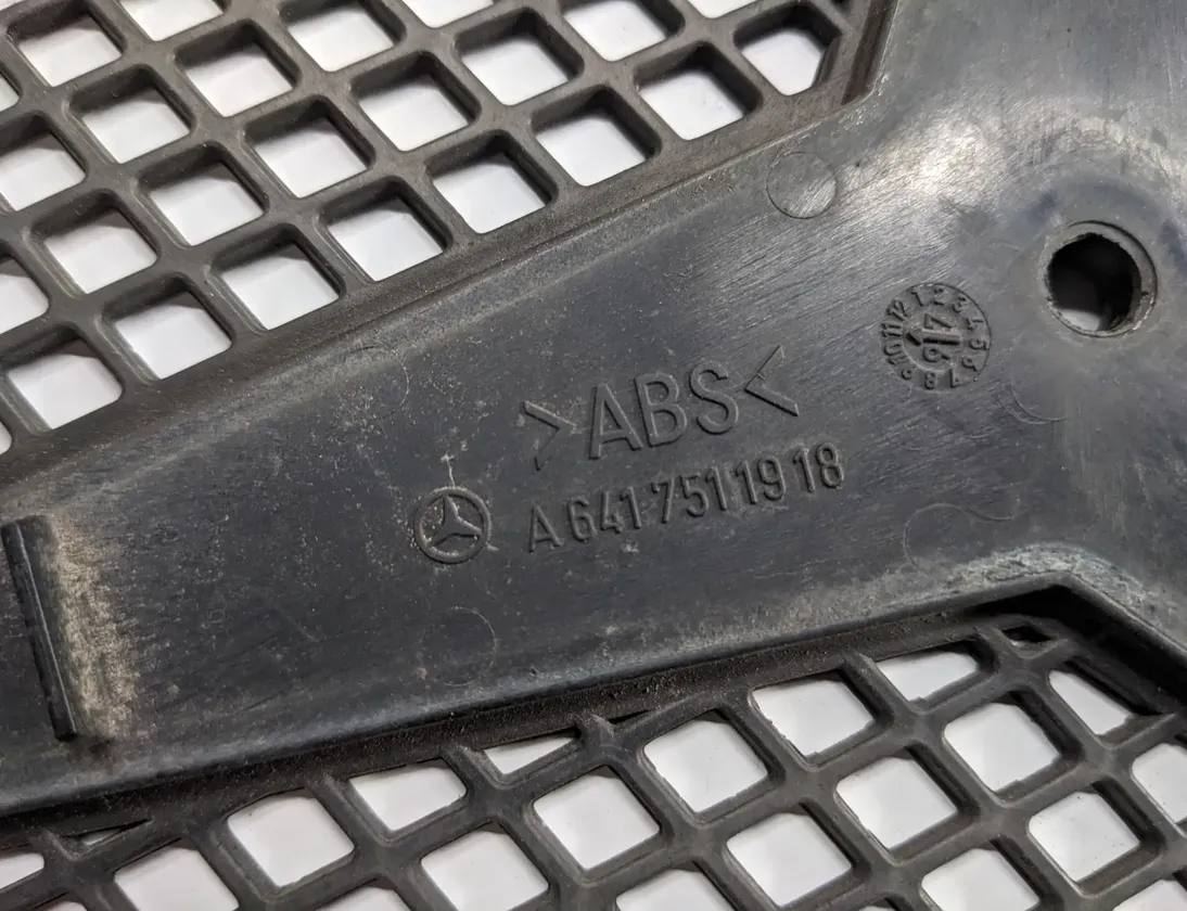 MERCEDES-BENZ ACTROS MP2 / MP3 (2002-present) Truck manufacturer's badge A9418170116,6417511918,9418170116,A6417511918,Ip0164 33952978