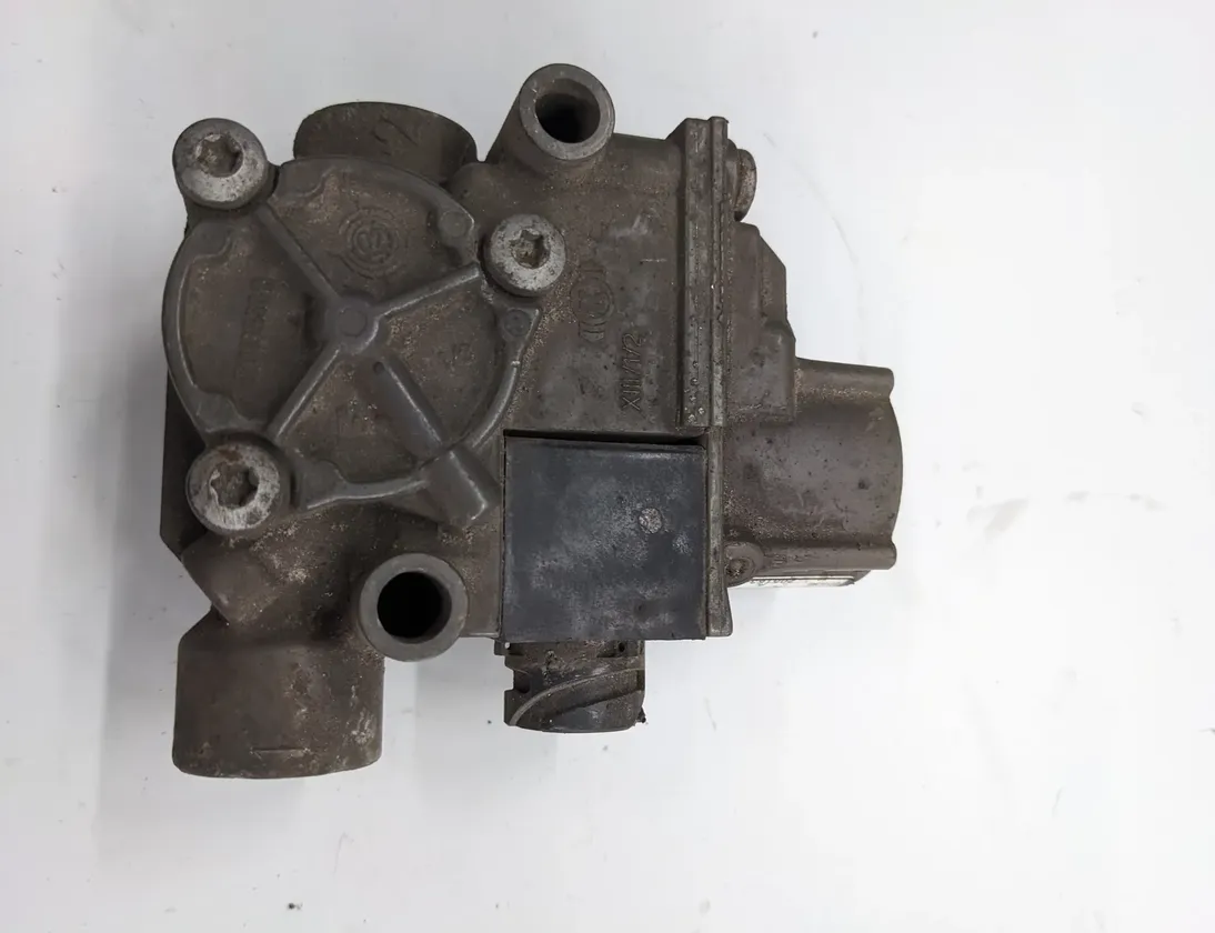 VOLVO FH 12 (1993-present) ABS crane 20516342,BR9191,Ip1189 34153961