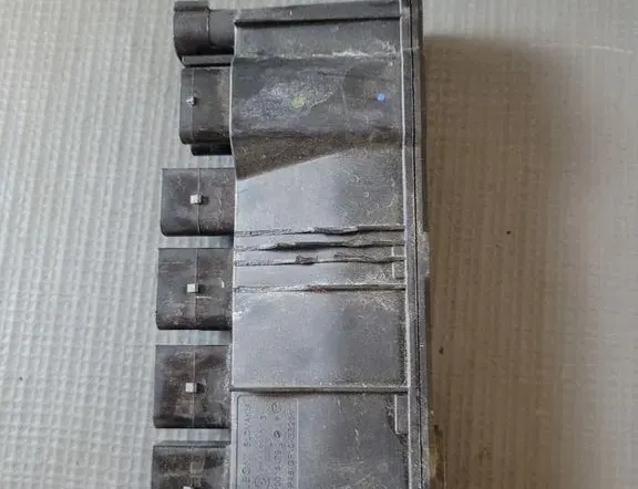 BMW 5 Series G30/G31 (2016-2023) Power Distribution Box 18576710,9470044 33214767