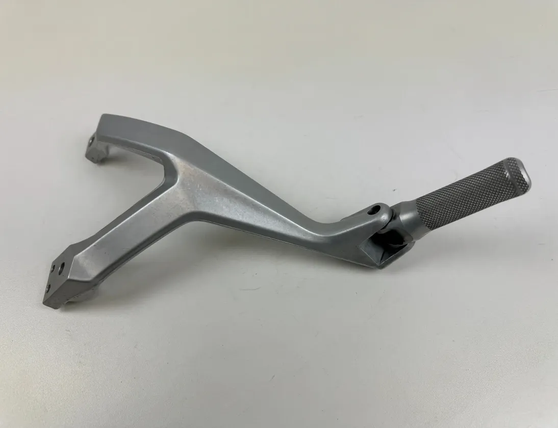 DUCATI SUPERBIKE Rear right side footrest peg hanger 46410531B,46410531A,82412251AA 24457665