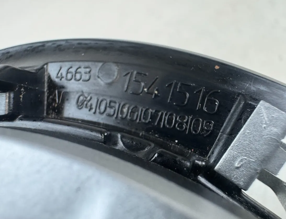 BMW R 1300 GS Fuel cap cover lid 9829226,16119829227,46631541516,16118531632,16119829226 32205465