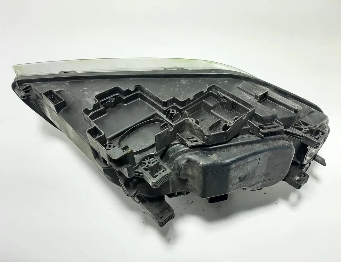 VOLVO XC70 2 generation (2000-2007) Front Left Headlight 31420017 34442984