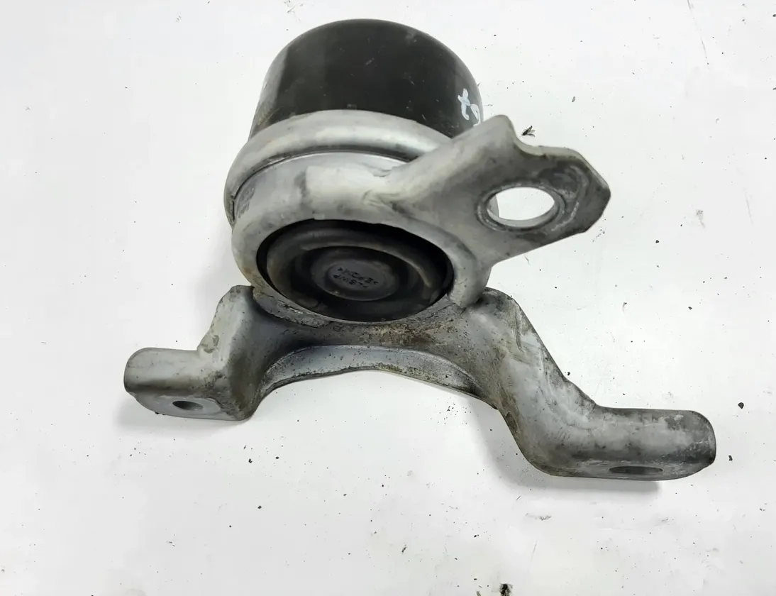 VOLVO XC60 1 generation (2008-2017) Right Side Engine Mount 8G9N-6F012-BB 23769001