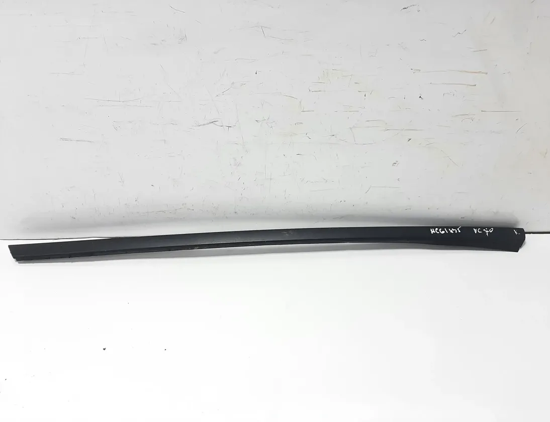 VOLVO XC70 2 generation (2000-2007) Windshield Left Vertical Trim 30753552 34478564