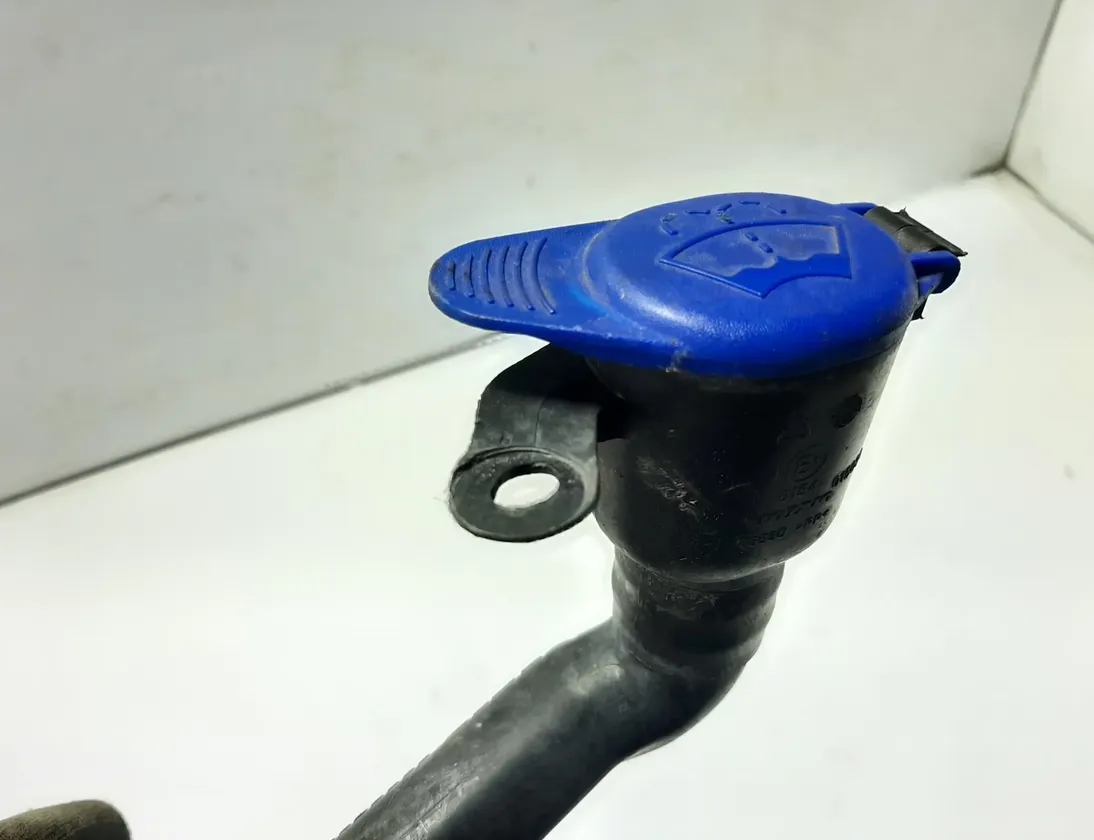 VOLVO XC70 2 generation (2000-2007) Window Washer Tank 30784233,30784234 34478634