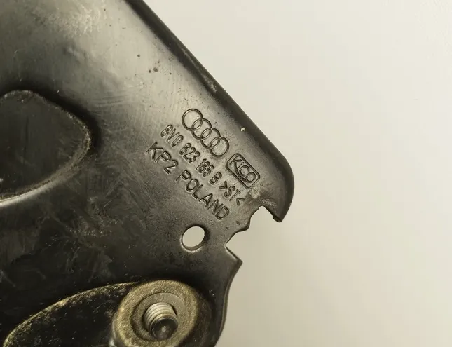 AUDI A3 8V (2012-2020) Крюк капотa 8V0823185B,8V0823185 33398543