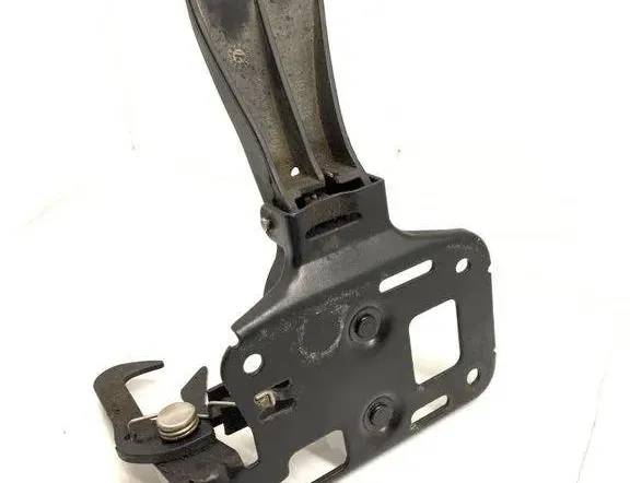 AUDI A5 8T (2007-2016) Крюк капотa 8T0823480 32207235
