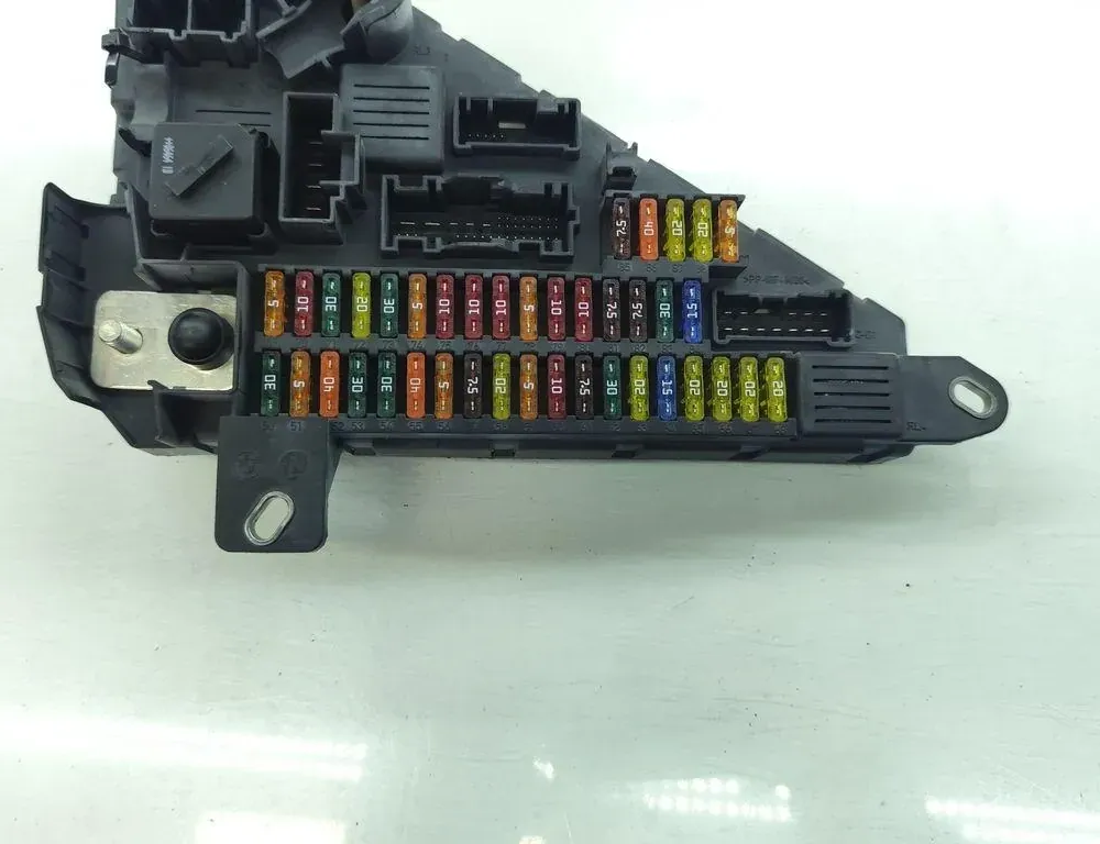 BMW 5 Series E60/E61 (2003-2010) Fuse box 6906618 33399999