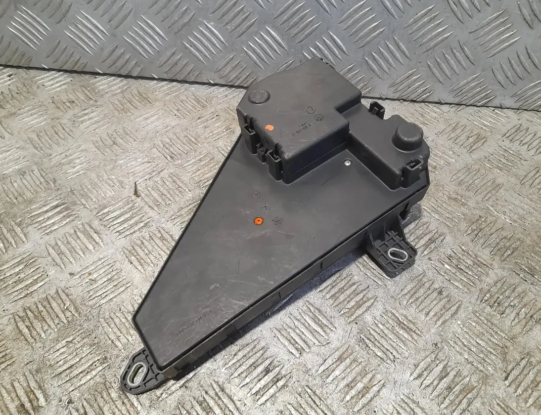 BMW 5 Series E60/E61 (2003-2010) Fuse box 6906618 29488936