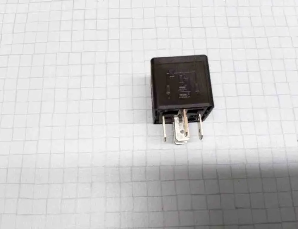 VOLVO S60 1 generation (2000-2009) Relays 9441160,V23134A52X345 32498331