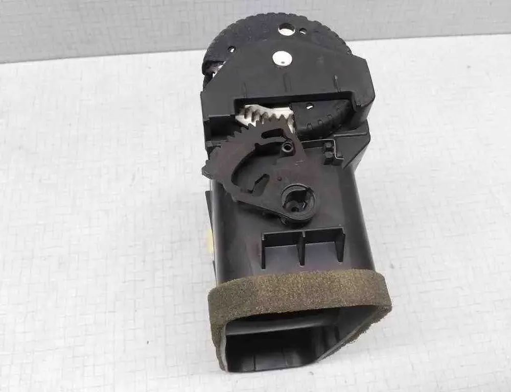 OPEL Astra G (1998-2009) Вентиляционные отверстия центральной консоли 90560344 32520080