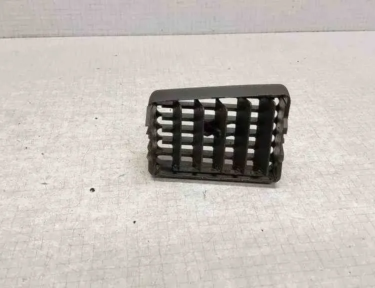 VOLKSWAGEN Passat B7 (2010-2015) Вентиляционные отверстия центральной консоли 3A1819763,3A1819755 32556161