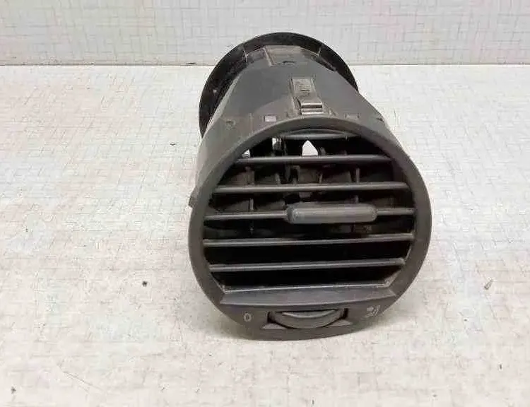 VOLKSWAGEN Caddy 3 generation (2004-2015) Center console air vents 225710,2K0819703B,225726,225709 32558673