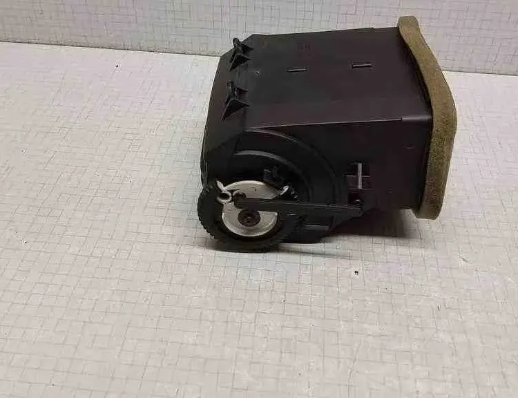 SAAB 93 1 generation (1956-1960) Задняя воздушная решётка 140052009 32628636