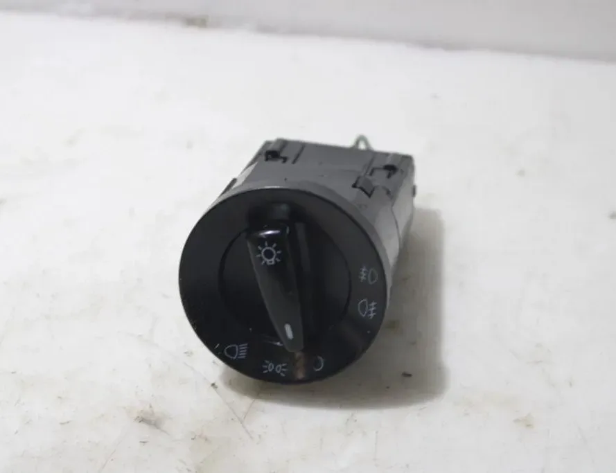 VOLKSWAGEN Beetle 2 generation (1998-2012) Headlight Switch Control Unit 109928 32881982