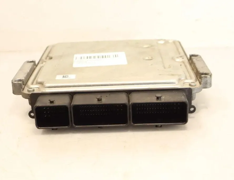 RENAULT Clio 3 generation (2005-2012) Engine Control Unit ECU 0281030899 32902484