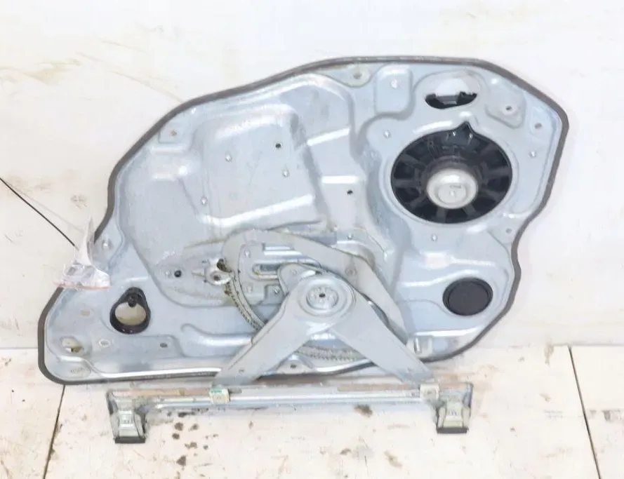 VOLVO V70 3 generation (2007-2020) Стеклоподъемник задней правой двери 32945683