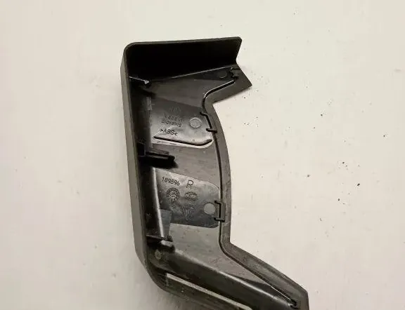 PORSCHE Macan 1 generation (2013-2023) Rear right lamp trim 189596 33189372