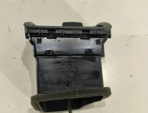 VOLKSWAGEN Golf 5 generation (2003-2009) Center console air vents 1K0819709 33199770
