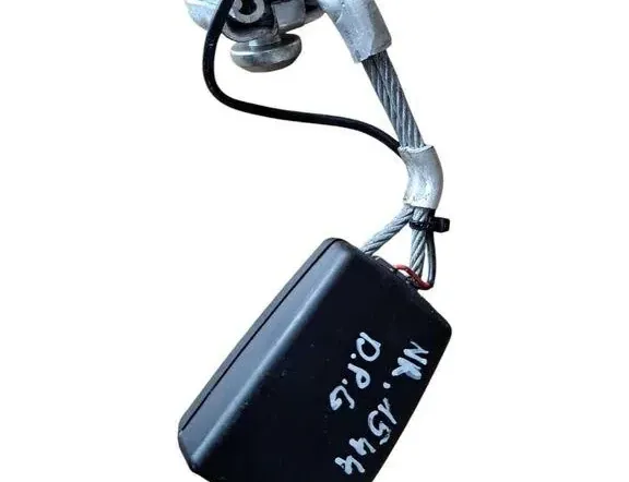 BMW 5 Series F10/F11 (2009-2017) Пряжка сиденья задняя правая 724327407 33245250