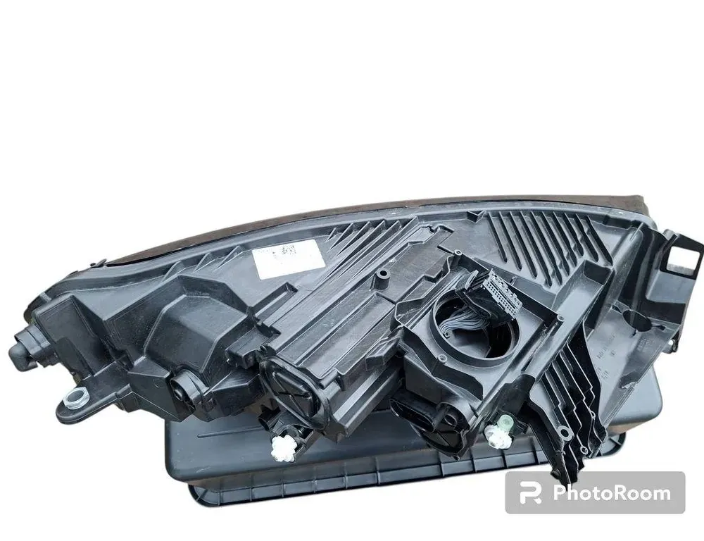 SKODA Enyaq 1 generation (2020-2023) Фара передняя левая 33403505