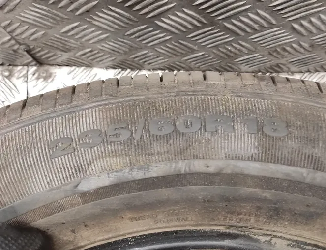 VOLVO XC60 1 generation (2008-2017) Tire 33914986