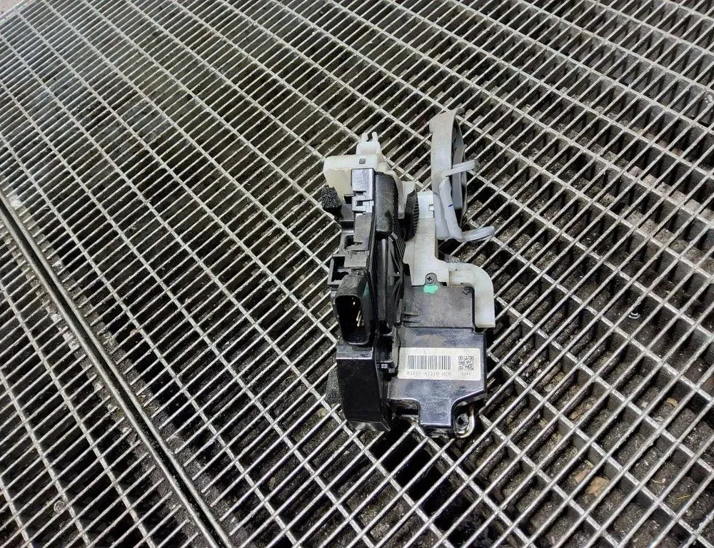 KIA Cee'd 2 generation (2012-2018) Rear Left Door Lock 81410A2110 35536281