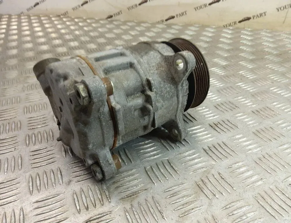 BMW 4 Series F32/F33/F36 (2013-2020) Hасос кондиционера 9330825 31011413