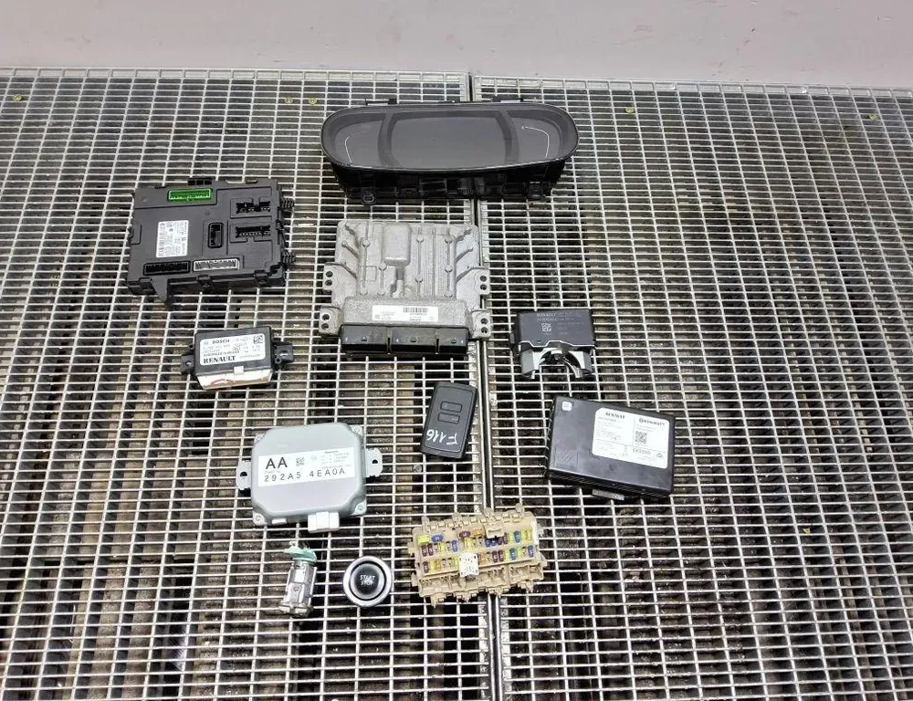 RENAULT Kadjar 1 generation (2015-2024) Engine ECU Set 237107137R 33401249