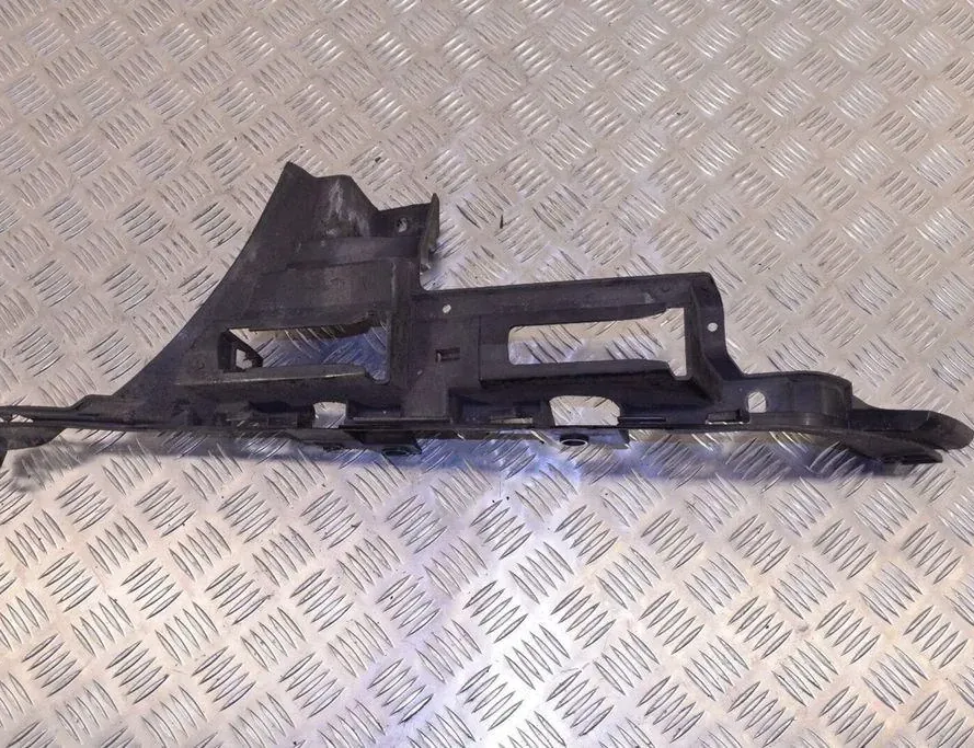 BMW 3 Series E46 (1997-2006) Front Right Bumper Bracket 7065482 33486187