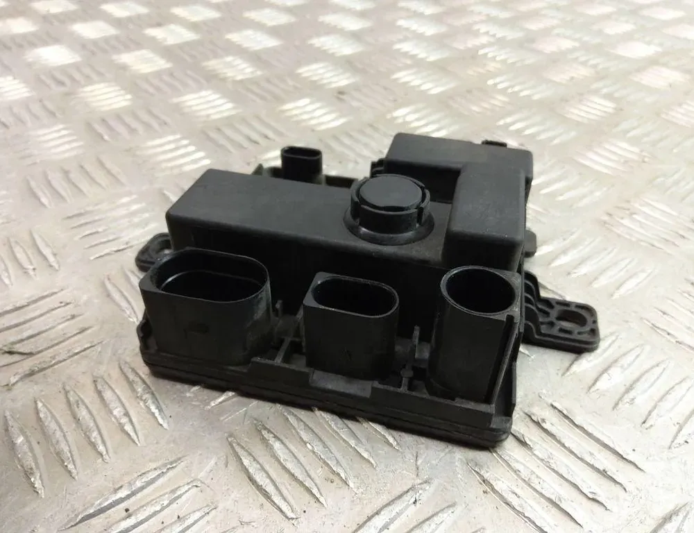 BMW X3 F25 (2010-2017) Power Distribution Box 7591534 33489321