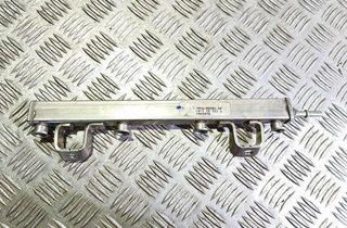 VOLVO V50 1 generation (2003-2012) Топливная рейка 4M5G9D280DB 30681311