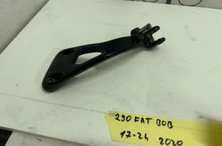 HARLEY-DAVIDSON MC SOFTAIL Front right side footrest peg hanger bracket 33023532