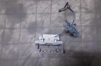 MERCEDES-BENZ R-Class W251 (2005-2017) Супорт тормозов передний левый 28415978