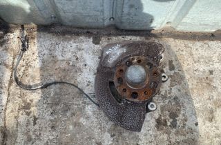 MERCEDES-BENZ CLS-Class C218/X218 (2011-2017) Front Right Wheel Hub 32963201