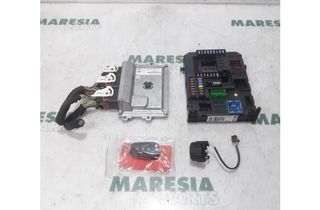 PEUGEOT 2008 1 generation (2013-2020) Блок управления двигателем 9805895780,9800913080,V29035181A,V4611,1610190480,1611426780 27825271