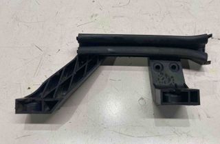 PEUGEOT 2008 2 generation (2019-2023) Rear door glass rail 9811415580 30226942