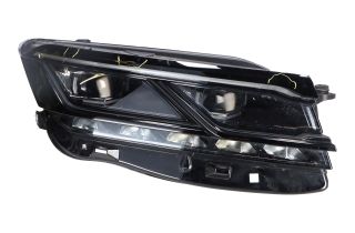 VOLKSWAGEN Touareg 3 generation (2018-2024) Фара передняя правая 761941082A 32799057