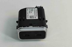 MERCEDES-BENZ GLS-Class X167 (2019-2024) USB A1678205402 28500684